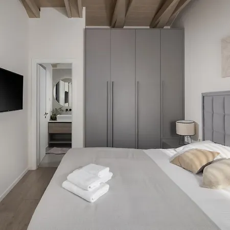 With Pool In Villa Poreč